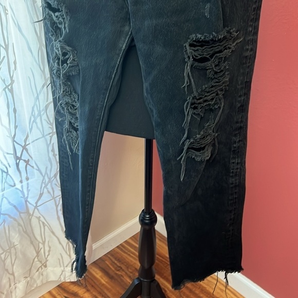 Levis 501 Button Fly Distressed Destroyed Levis Straight Leg 32 x 28 - Picture 3 of 9